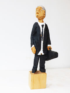 Sculpture "Violinist with case" (2019)