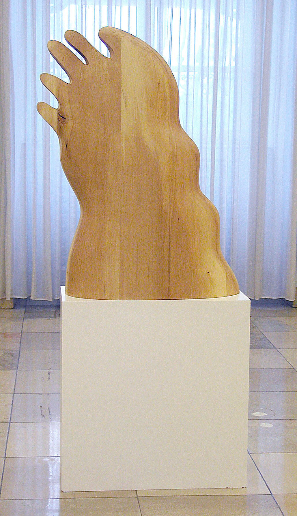 Skulptur "Große Kopfhand" (2000)
