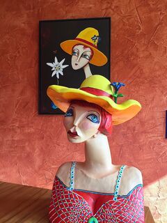 Sculpture "Woman with hat" (2024)