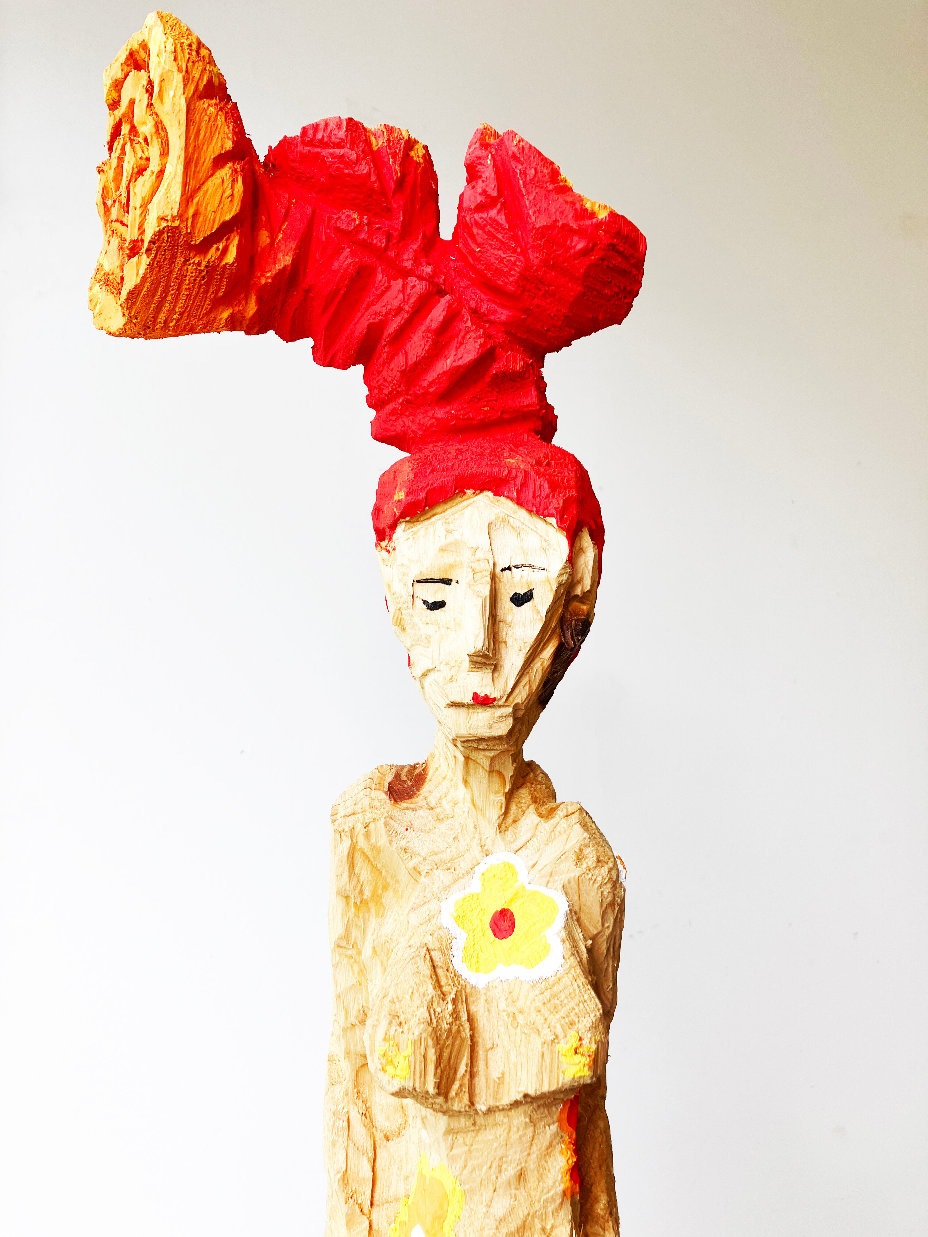 Skulptur "Frau mit Haute Couture Rose" (2020)