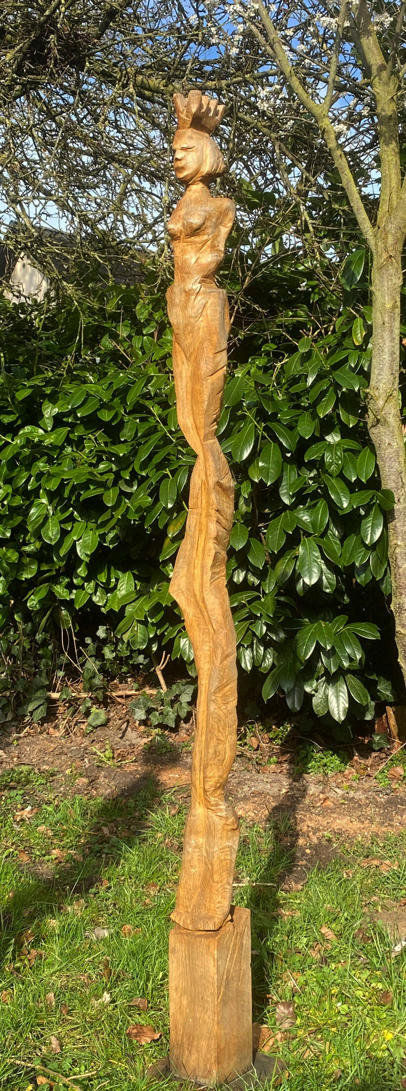 Skulptur "Kindliche Herrscherin II" (2017)