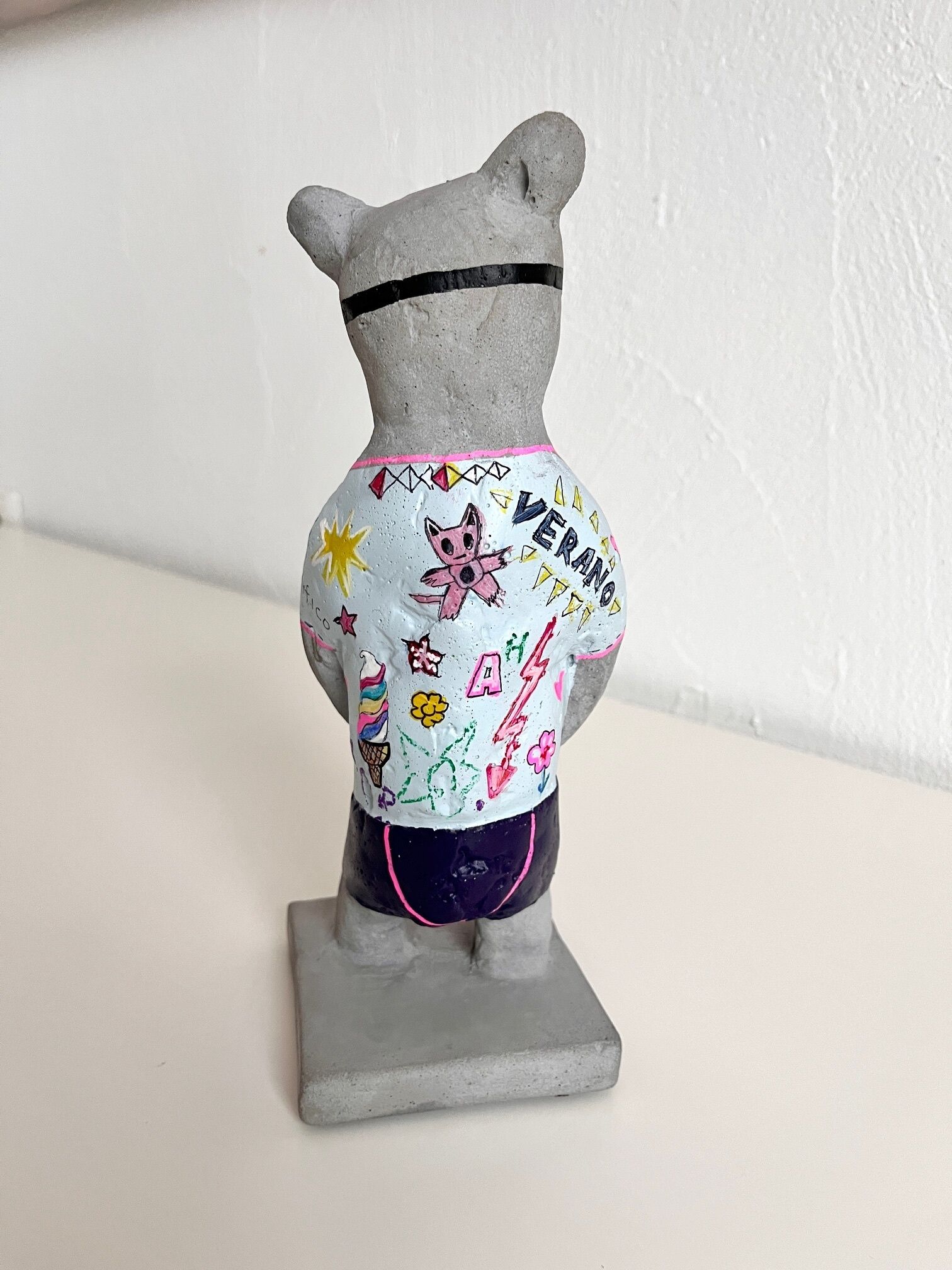 Skulptur "Paloma, die Superheldin" (2024)