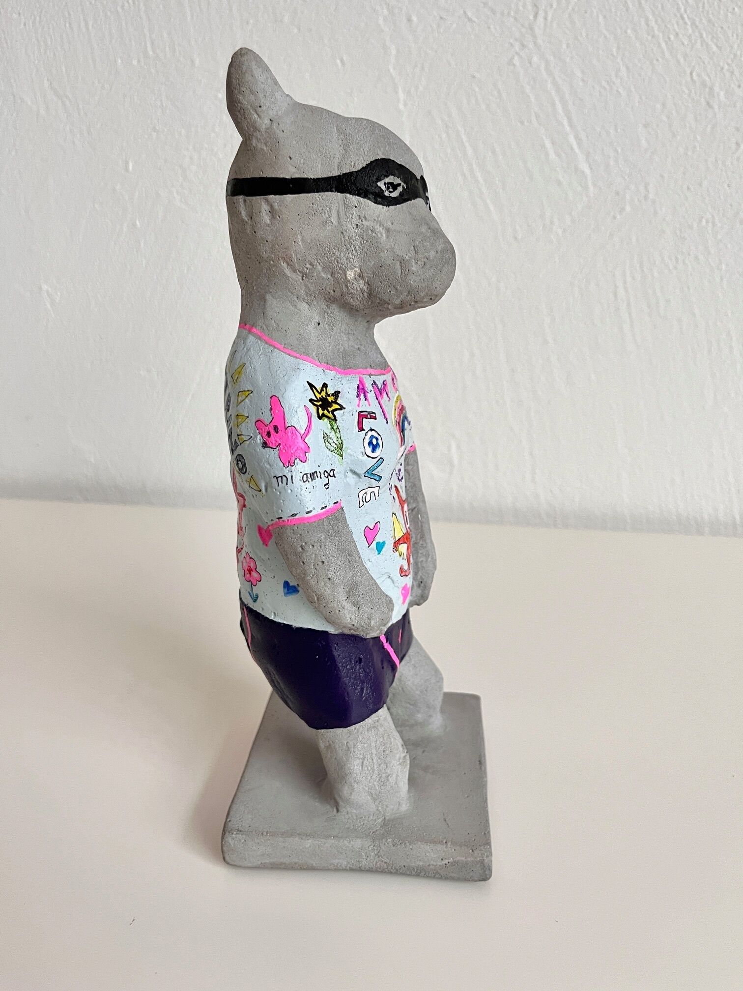 Skulptur "Paloma, die Superheldin" (2024)