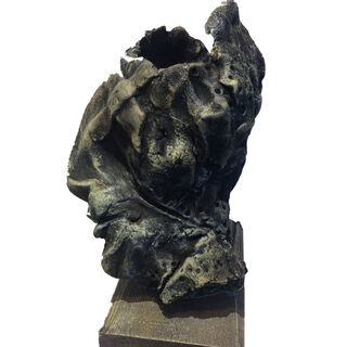 Skulptur "In sich ruhend II" (2022)