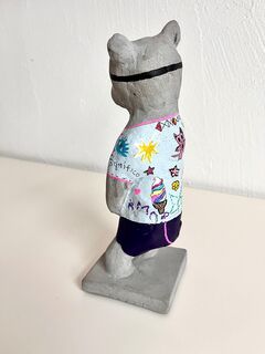 Skulptur "Paloma, die Superheldin" (2024)