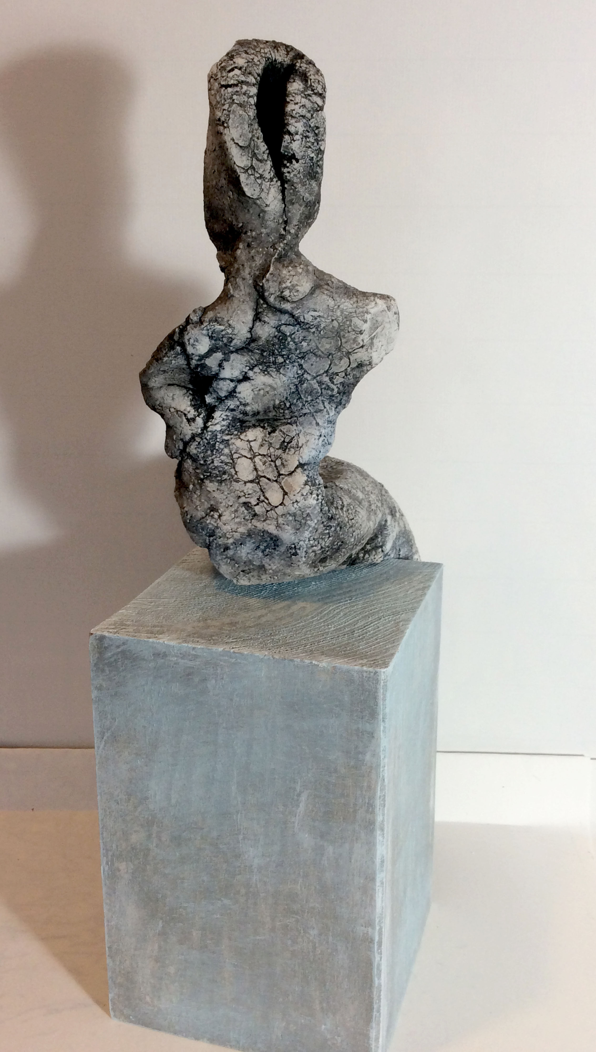 Skulptur "Sitzende No. 1" (2023)