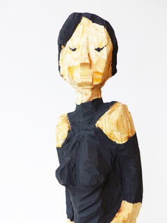 Sculpture "Woman in black dress" (2021)