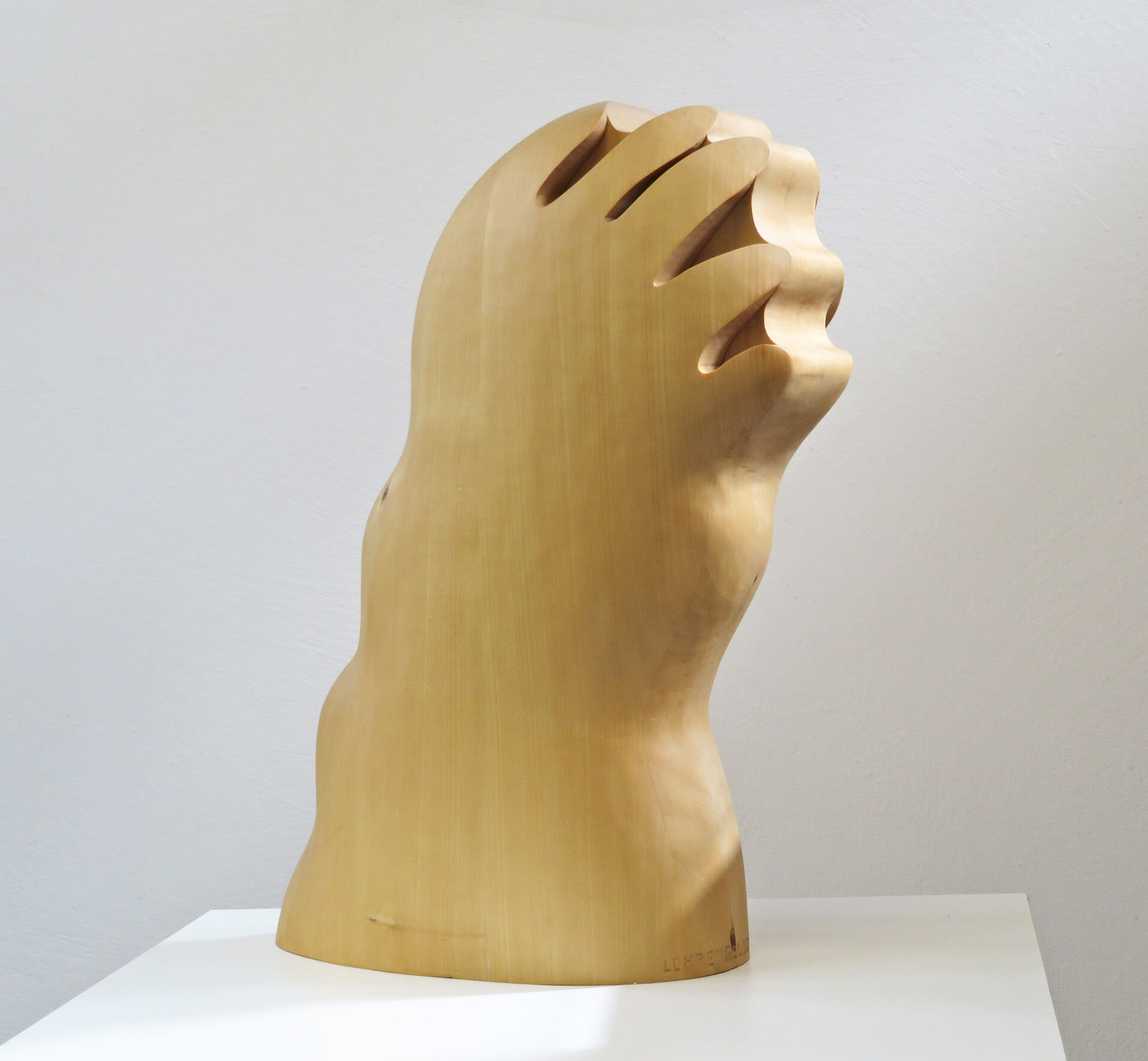 Sculpture "Small head hand" (2000)